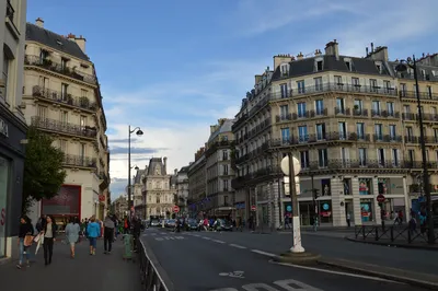 Центр города Парижа в районе Les Halles Редакционное Фото - изображение  насчитывающей дорога, улица: 57909601