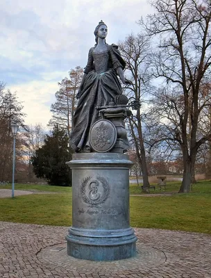 Памятник Екатерине II (Цербст) — Википедия