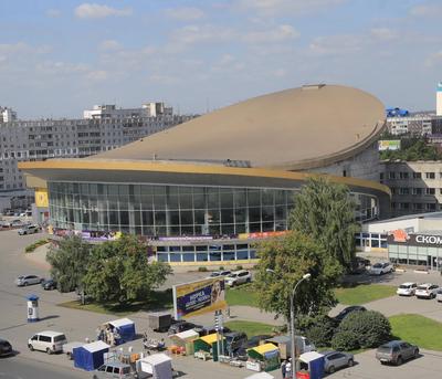 11 цирков Новосибирска: Никулин, паровозик Дуровых и сорванная крыша