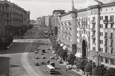 тверская улица в москве с интенсивным движением в час пик Редакционное  Фотография - изображение насчитывающей россия, москва: 226897932