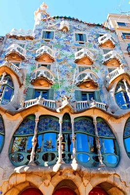 Наследие Антонио Гауди: ТОП-5 достопримечательностей в Барселоне