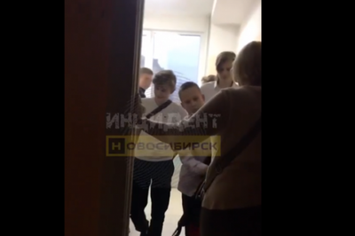 В мэрии Новосибирска вступились за учительницу, интимные фото которой  попали в соцсети - KP.RU