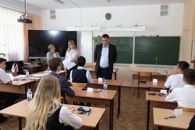 Новосибирские школы заявили о кадровом голоде перед 1 сентября | 28.08.2023  | Новосибирск - БезФормата