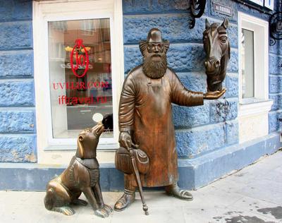 С улицы Вайнера убрали статую льва, против которой выступали екатеринбуржцы  – Коммерсантъ Екатеринбург