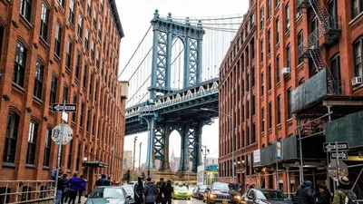 Вид на Нью-Йорк США улицы Бруклина Редакционное Изображение - изображение  насчитывающей церковь, напольно: 170870160