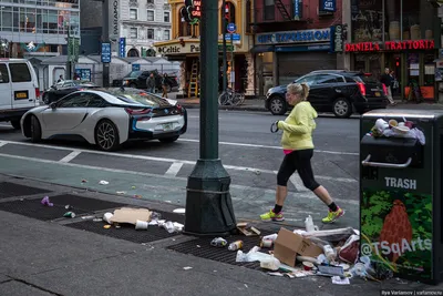 Жизнь улицы Нью-Йорка редакционное изображение. изображение насчитывающей  сторона - 35360125