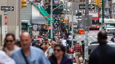 Улицы Нью-Йорка редакционное стоковое фото. изображение насчитывающей  метрополия - 162975233