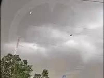 Мощный ураган в российском городе попал на видео: Происшествия: Россия:  Lenta.ru