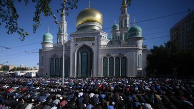 Нас захватили?” - \"зетников\" возмутили толпы мусульман на улицах Москвы - |  Диалог.UA