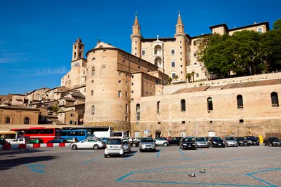 Замок Урбино Италия стоковое фото. изображение насчитывающей ландшафт -  80466196