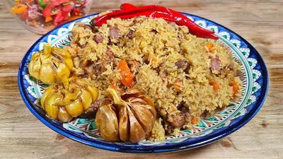Uzbechka - Традиционный узбекский плов – это восточное блюдо, основным  ингредиентом которого выступает вареный рис. Для жителей Узбекистана плов –  не просто любимое блюдо узбекской кухни. Приготовление и трапеза – целый  обряд.