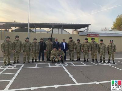 Глава Миннаца РД в Казани встретился с военнослужащими, призванными из  Дагестана | Информационный портал РИА \"Дагестан\"