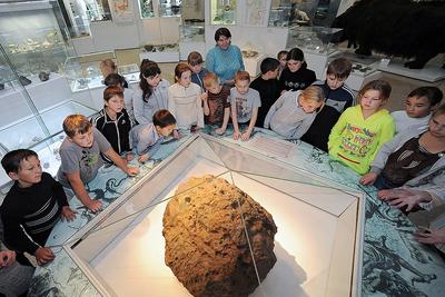80 лет назад в Челябинской области упал метеорит, загадка которого до сих  пор не разгадана - KP.RU