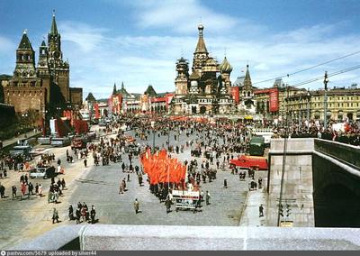 Васильевский спуск. Кремль. Москва. История москворецкого спуска. Что там  раньше было. Где находится. Как добраться. Как проехать карта. Москва.  Москворецкий мост, Васильевский спуск и Кремлевская набережная. Какая  станция метро. Васильевский спуск на