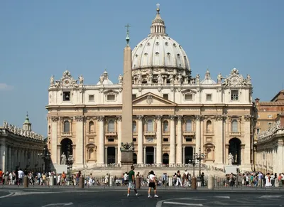Купол собора Святого Петра - достопримечательности Ватикана