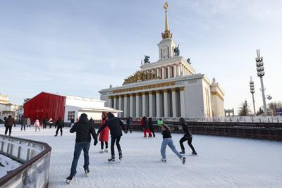Отдых в Москве зимой 2024—2025: что посмотреть, куда сходить, какая погода,  стоит ли ехать