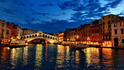 Обои на рабочий стол Венецианский канал на фоне яркого заката, Venezia,  Italy / Венеция, Италия, обои для рабочего стола, скачать обои, обои  бесплатно