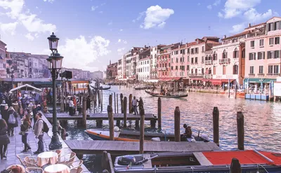 В Венеции вводят новые строгие запреты для туристов - РИА Новости,  31.07.2023