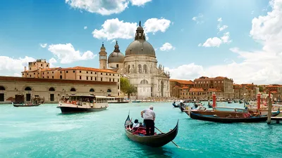 Гондолы на канале в Венеции (Италия) - ePuzzle фотоголоволомка