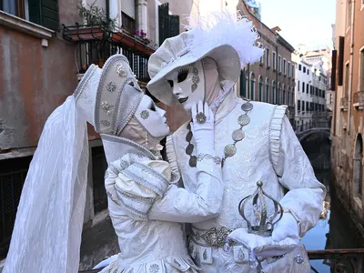 Город любви без ограничений: как выглядит карнавал в Венеции (фото) -  13.02.2023, Sputnik Беларусь