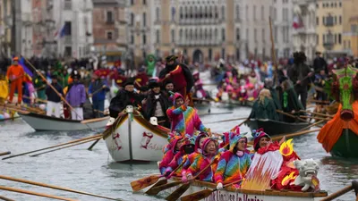 Venice Carnival returns to former grandeur after three years of scaled-back  events | Euronews