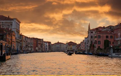 Обои италия, венеция, река, дома, причал картинки на рабочий стол, фото  скачать бесплатно