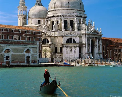 Фотообои Венеция \"Красивый вид на улочку с каналом в Венеции\" - Арт.  007004007 | Купить в интернет-магазине Фото в дом