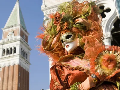 Красочные венецианские маски, Венеция, Италия Стоковое Изображение -  изображение насчитывающей корабль, корабли: 202581219