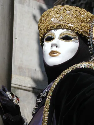 Белые венецианские маски Венеция Италия Стоковое Фото - изображение  насчитывающей маски, корабли: 114573292