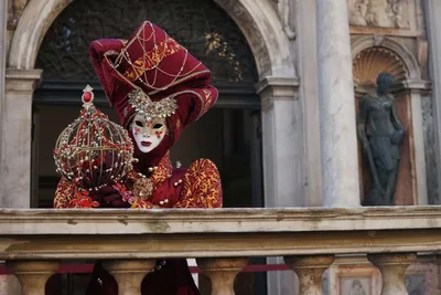В поисках венецианской маски