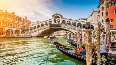 Must-see in Venice: Rialto Bridge - Italia.it