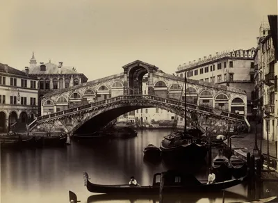 Венеция, Мост Риальто С Гондолой В Италии Фотография, картинки, изображения  и сток-фотография без роялти. Image 12074808