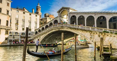 Why Views of Venice's Rialto Bridge Look So Familiar | Getty Iris