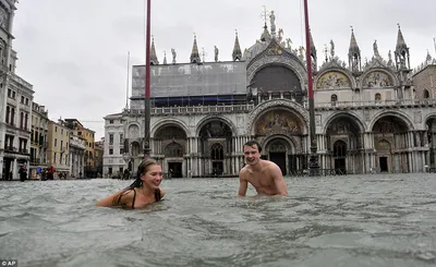 Город уходит под воду — видео сильнейшего за полтора века наводнения в  Венеции - 18.11.2019, Sputnik Кыргызстан