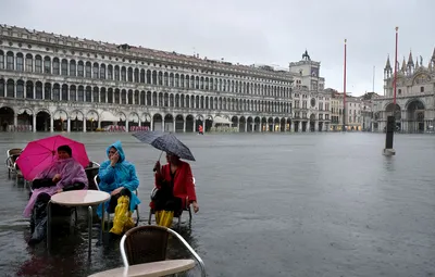 Наводнение 9 августа 2021 затопило главную площадь Венеции: видео