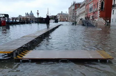 Наводнение. Венеция оказалась под водой из-за ошибки синоптиков: фото |  Новости Украины | LIGA.net