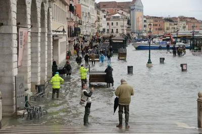 ФОТО: историческое наводнение в Венеции, затоплено 80% города