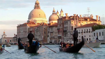 Венеция, дворцы, осень, пейзаж, яркие…» — создано в Шедевруме