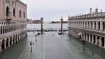 Площадь Святого Марка Пьяцца Сан-Марко, Венеция, Италия Редакционное Фото -  изображение насчитывающей красивейшее, выдержка: 142242061
