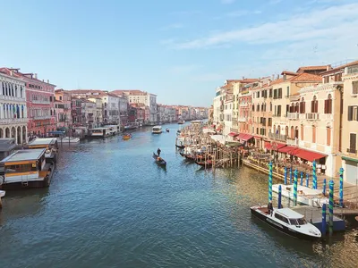 Вода Большого канала в Венеции окрасилась в ярко-зеленый цвет - 28.05.2023,  Sputnik Азербайджан