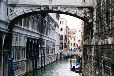 Asisbiz The Ponte dei Sospiri the Bridge of Sighs Venice Italy 02