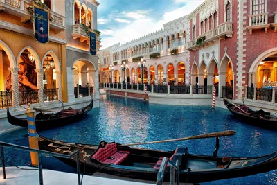 Venice Gondola Ride - Explore the Canals of Venice in Style