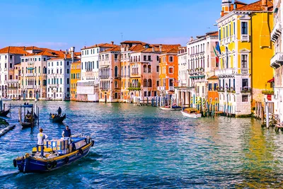 В Венеции катастрофически низкий уровень воды. Гондолы застряли в грязи