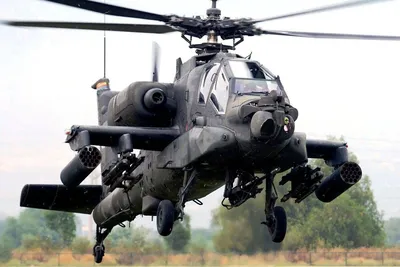 ЦЕНТРАЛЬНОЕ КОМАНДОВАНИЕ США - Вертолеты Армии США AH-64 Apache из Целевой  группы Eagle Assault приземляются на базе Кемп Далке, Афганистан 4 октября.  Apache регулярно используются для безопасного сопровождения грузов и  военнослужащих. Apache