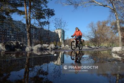 Весна в Новосибирске: огромные сугробы соседствуют с лужами и слякотью -  KP.RU