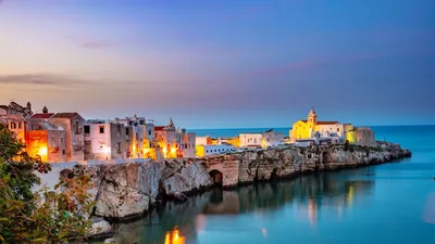 Beautiful old town of Vieste, Gargano peninsula, Apulia region, South of  Italy Foto, Poster, Wandbilder bei EuroPosters