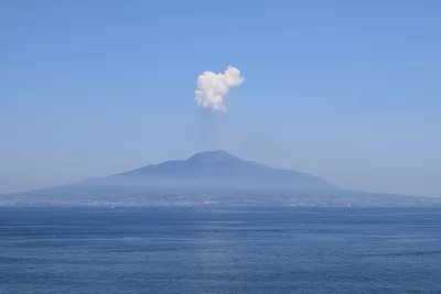 Вулкан Везувий (Vesuvio) Везувий – …» — создано в Шедевруме