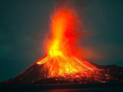 вулкан везувий в италии летом без людей Стоковое Фото - изображение  насчитывающей утесы, напольно: 216053028