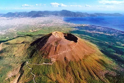 Произошло извержение вулкана Везувий - Знаменательное событие