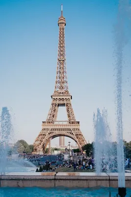 Эйфелева башня красивого вида Европы Франции Парижа Редакционное Фотография  - изображение насчитывающей места, небо: 128393092